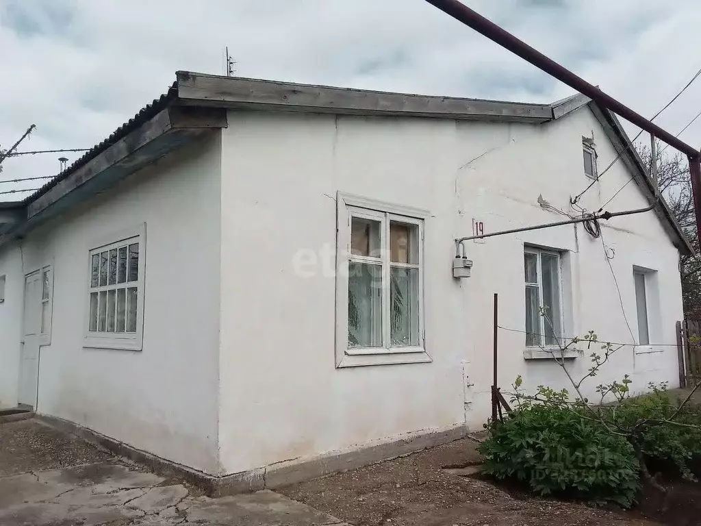 Дом в Крым, Красногвардейский район, Клепининское с/пос, с. Карповка ... - Фото 1