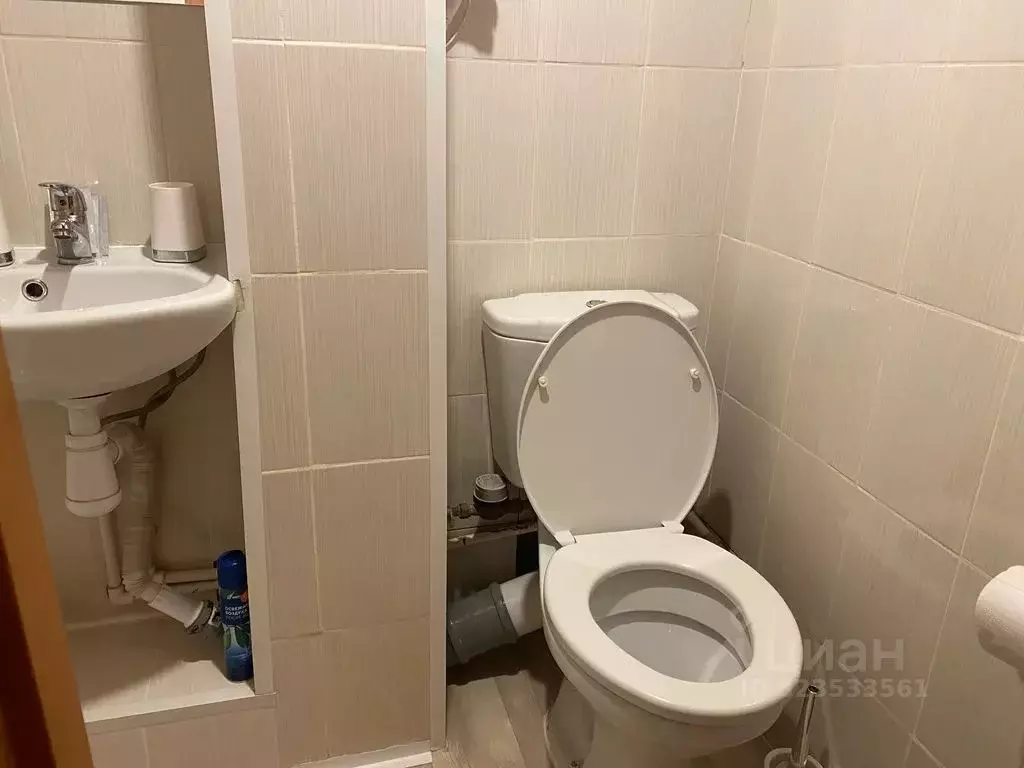 Комната Санкт-Петербург ул. Белинского, 8 - Фото 2