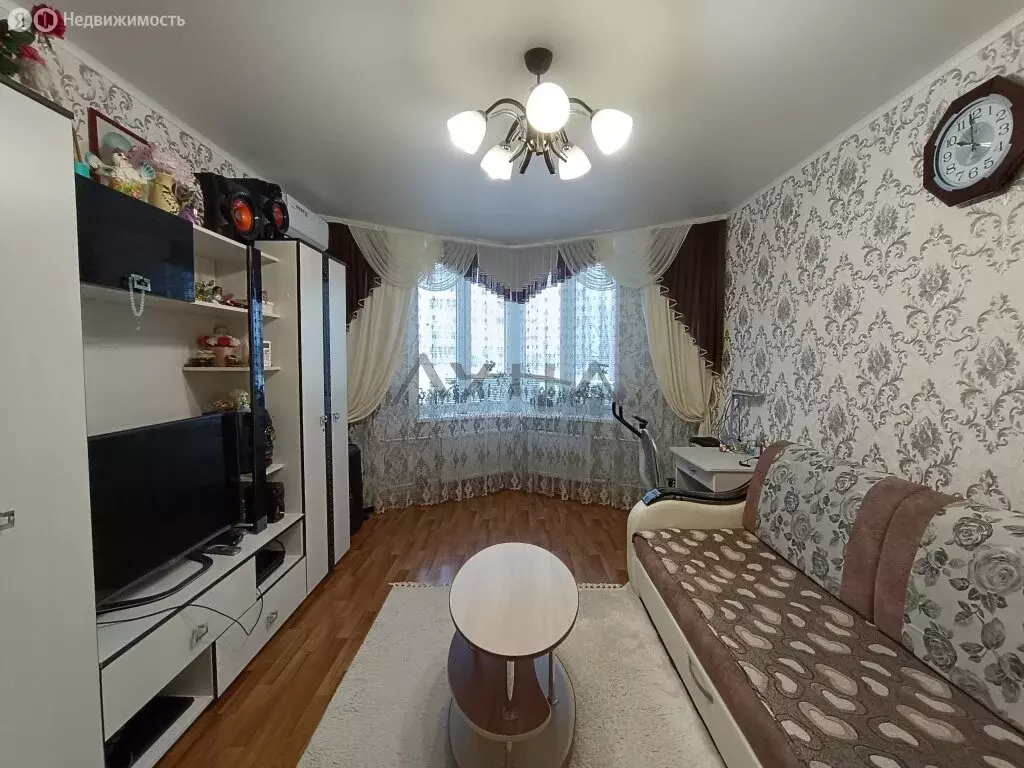 2-комнатная квартира: Набережные Челны, улица Ахметшина, 128 (64 м) - Фото 1