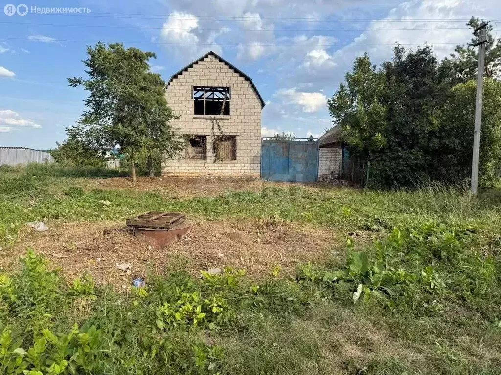 Дом в село Дубовый Умёт, улица Фрунзе (116.6 м) - Фото 1