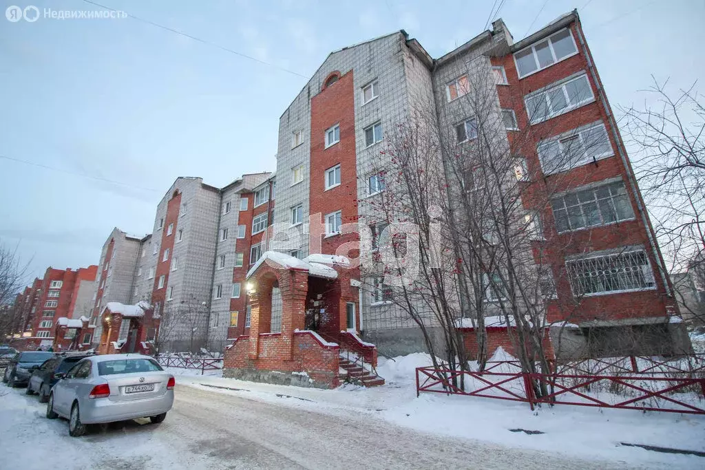 3-комнатная квартира: Томск, улица Ивана Черных, 50 (74.8 м) - Фото 1