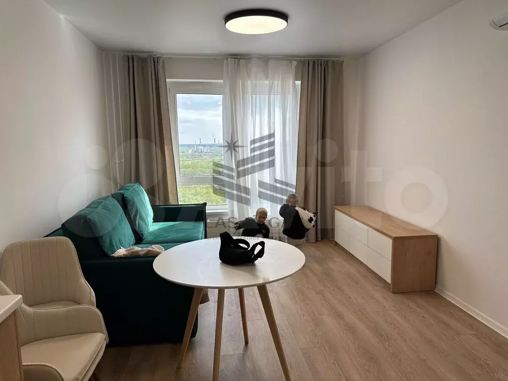 2-к. квартира, 40 м, 32/33 эт. - Фото 0