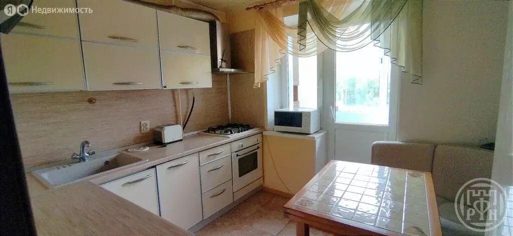 3-комнатная квартира: Петергоф, Чебышёвская улица, 3к1 (67.8 м) - Фото 0