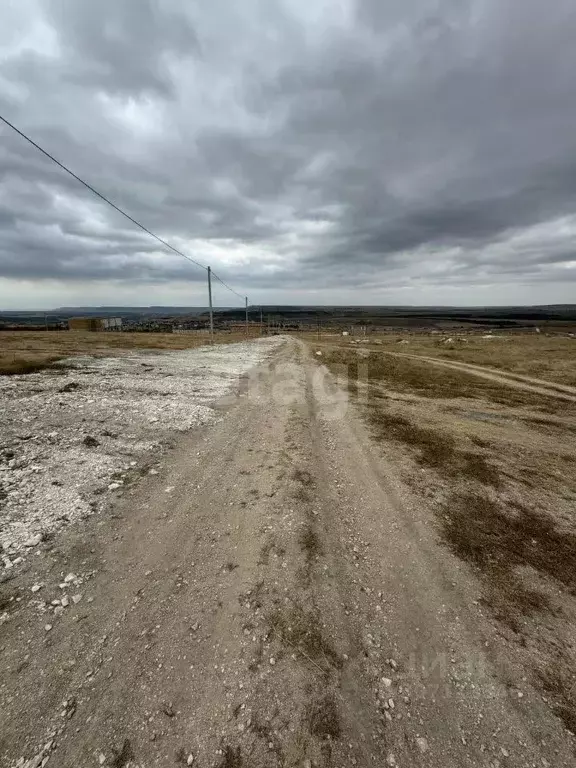 Участок в Крым, Симферопольский район, Чистенское с/пос, с. Левадки, ... - Фото 1