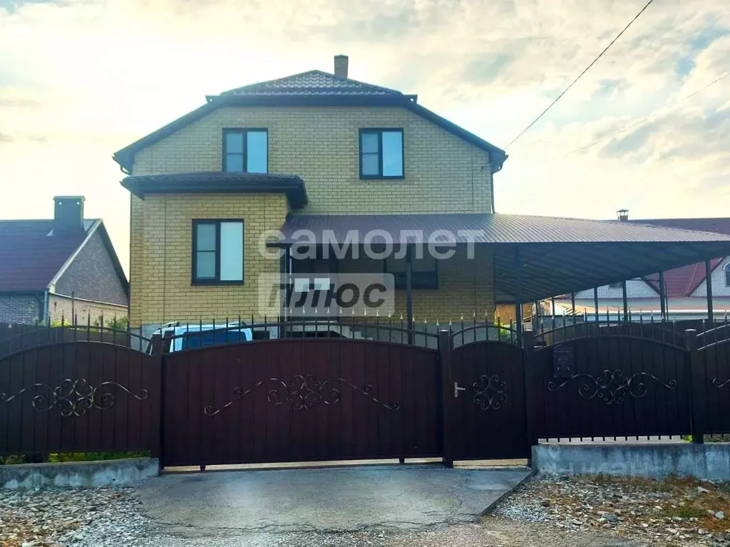 Дом в Краснодарский край, Крымск пер. Фадеева (200 м) - Фото 1