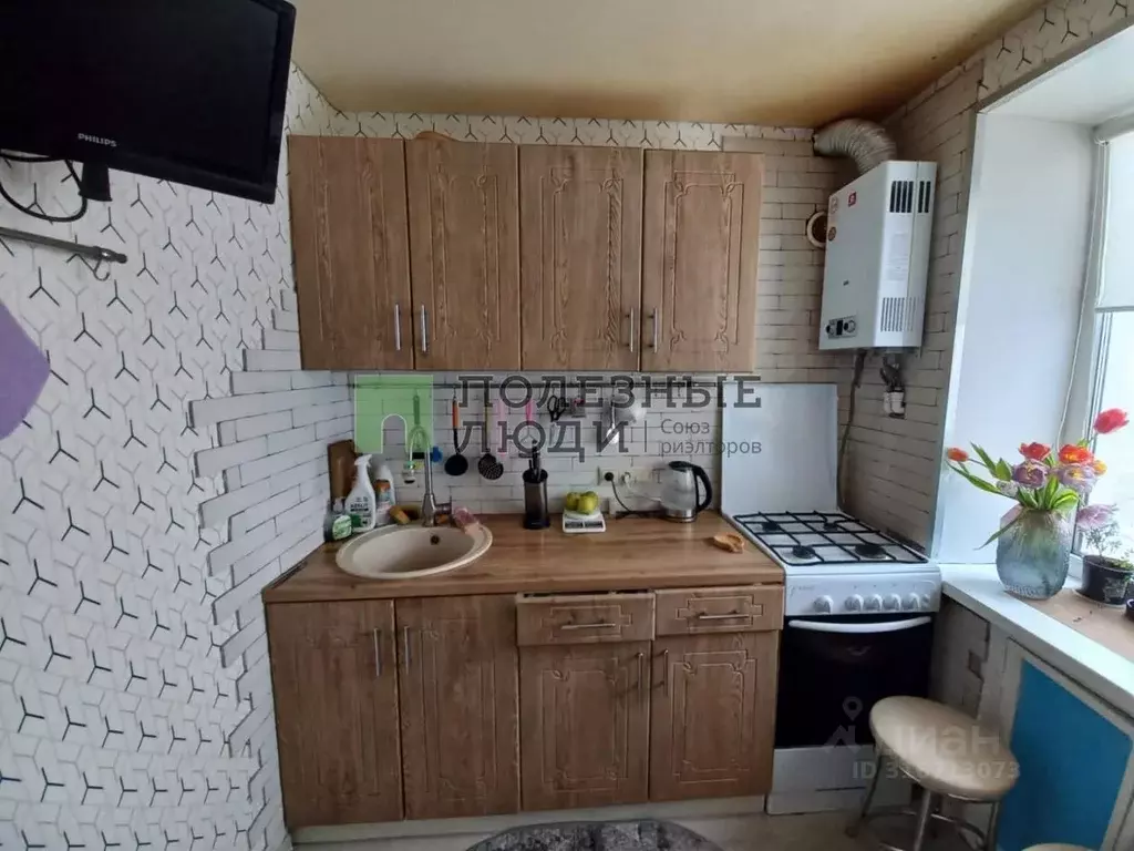 2-к кв. Орловская область, Орел ул. 5 Августа, 21 (40.5 м) - Фото 0
