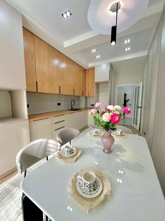 2-к кв. Краснодарский край, Сочи Центральный мкр, ул. Роз, 28 (55.0 м) - Фото 1