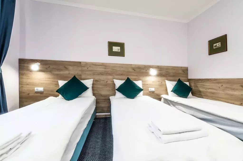 Комната Санкт-Петербург Греческий просп., 13 (16.0 м) - Фото 0