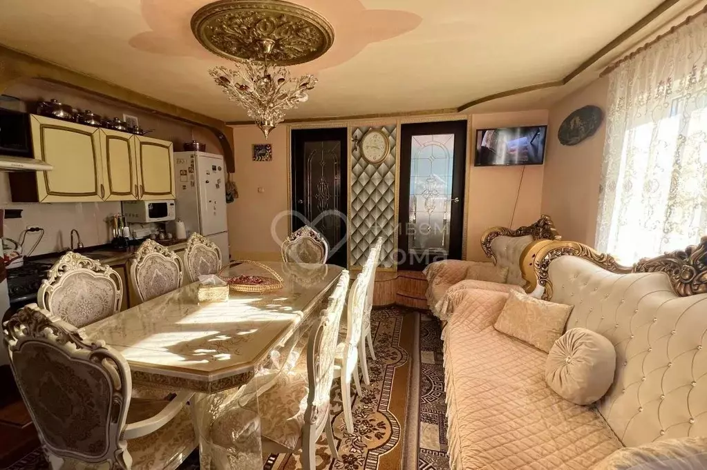 Дом в Волгоградская область, Волгоград ул. Семенова-Тян-Шанского (60 ... - Фото 1