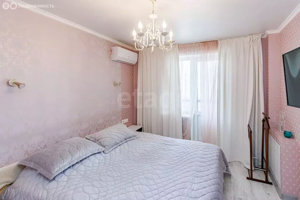 3-комнатная квартира: Тюмень, Кремлёвская улица, 102к1 (65.3 м) - Фото 2