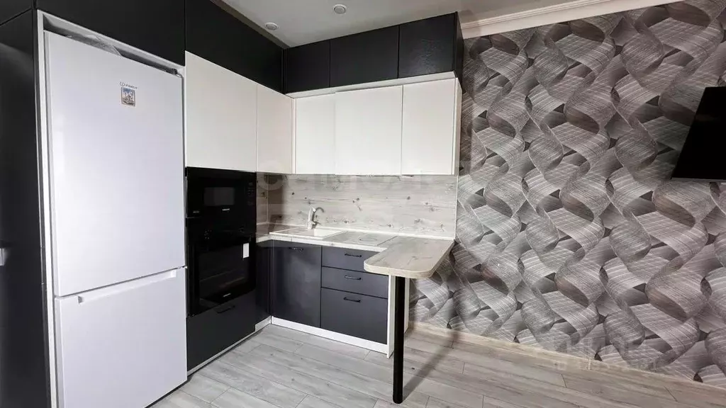 1-к кв. Оренбургская область, Оренбург ул. Фронтовиков, 8/1 (45.9 м) - Фото 2