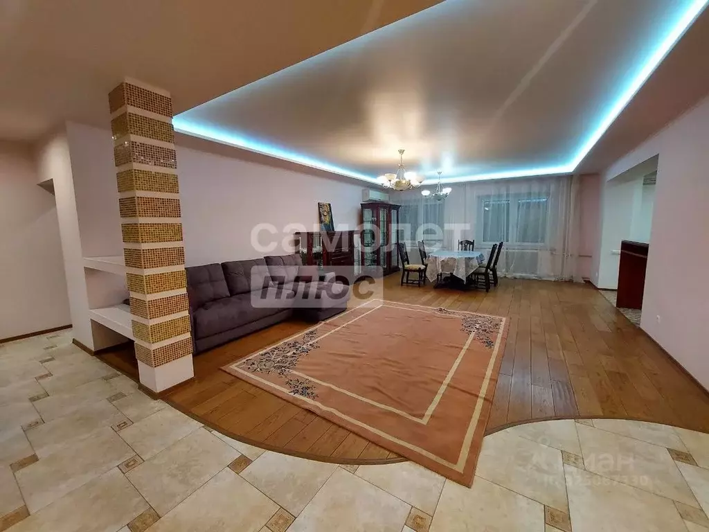 3-к кв. Волгоградская область, Волгоград ул. Огарева, 1 (190.0 м) - Фото 1