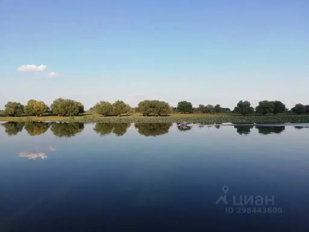 Дом в Астраханская область, Камызякский район, с. Алексеевка ... - Фото 0