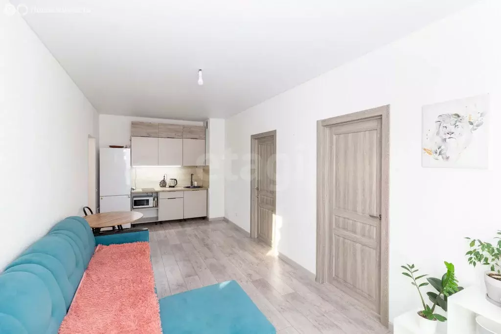 2-комнатная квартира: Тюмень, улица Фармана Салманова, 17 (55.7 м) - Фото 2