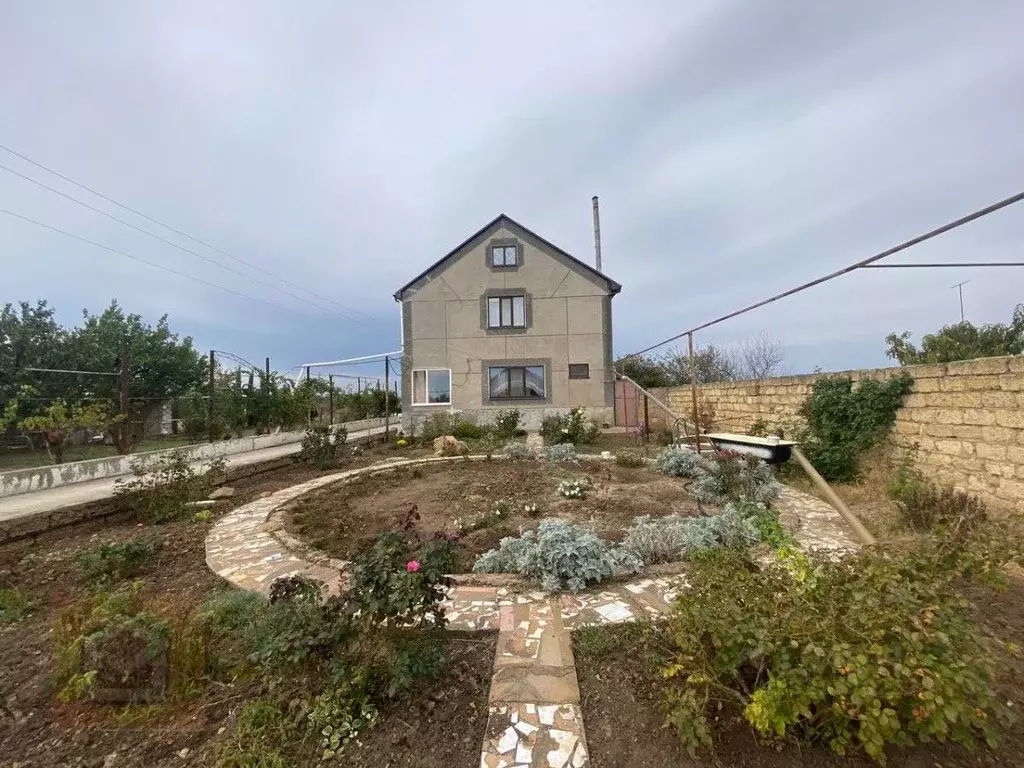 Дом в Крым, Сакский район, с. Ромашкино ул. Молодежная, 5 (186 м) - Фото 1