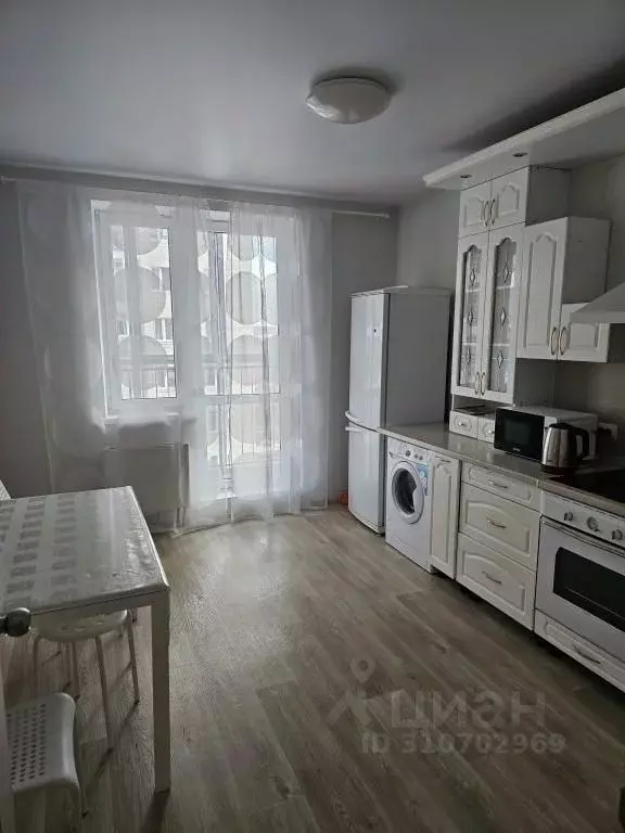 1-к кв. Татарстан, Казань ул. Рауиса Гареева, 107 (40.0 м) - Фото 1