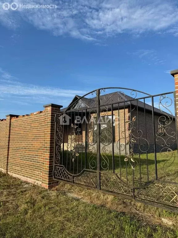 Дом в Майский, квартал Майский-80, Героев Труда улица (182.7 м) - Фото 1
