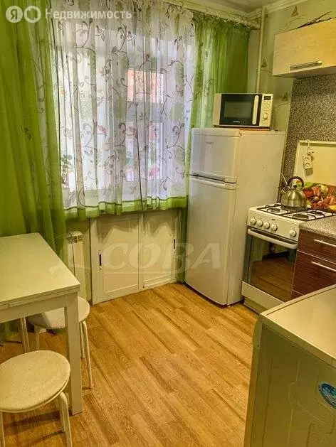 1-комнатная квартира: Тюмень, улица Парфёнова, 40 (30 м) - Фото 1