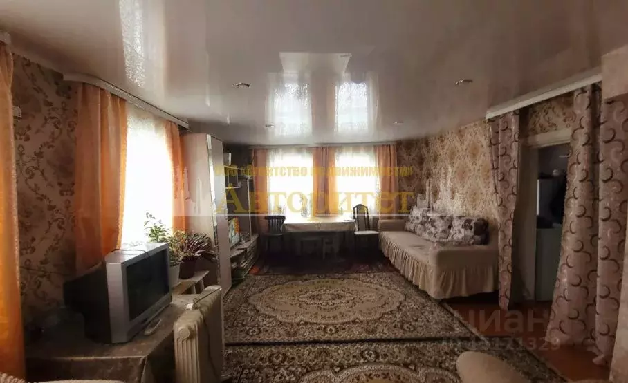 Дом в Кемеровская область, Ленинск-Кузнецкий ул. Маресьева (50 м) - Фото 1