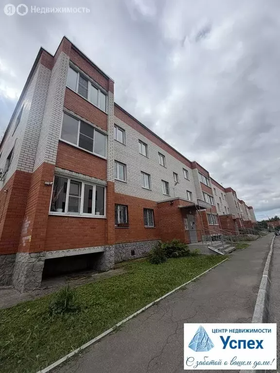 3-комнатная квартира: Ликино-Дулёво, Октябрьская улица, 44 (56.8 м) - Фото 1