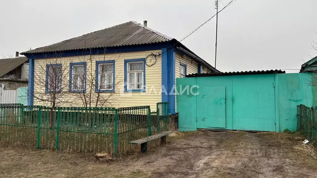 Дом в Белгородская область, Старооскольский городской округ, с. ... - Фото 0