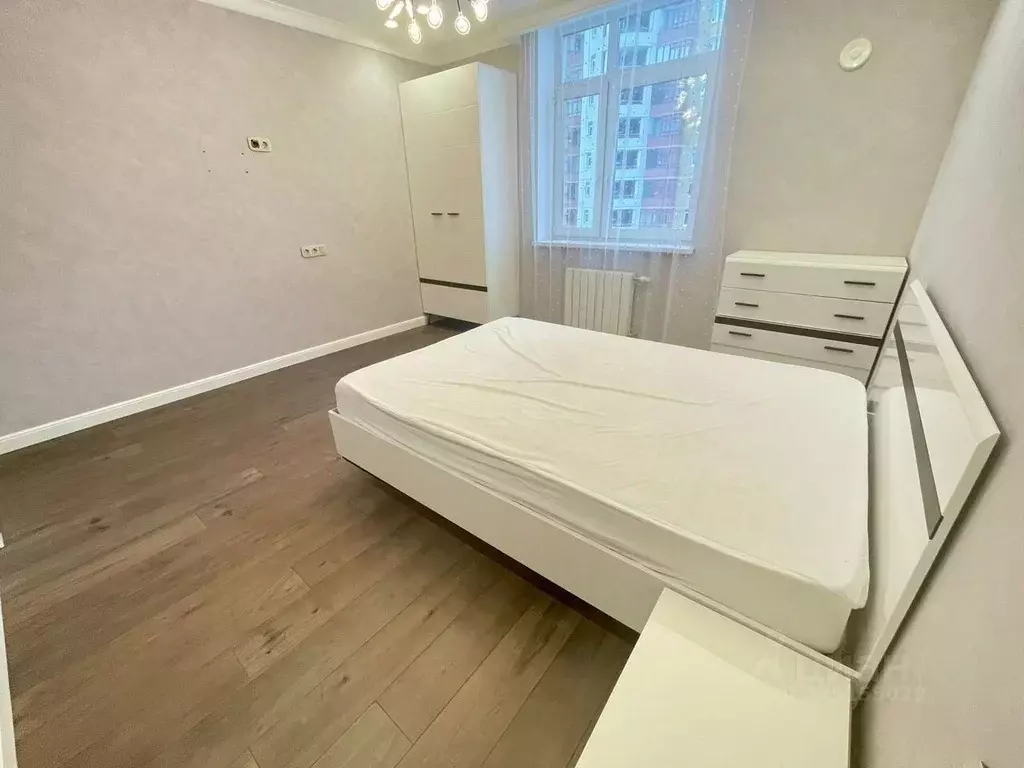 2-к кв. Свердловская область, Екатеринбург ул. Орденоносцев, 8 (67.0 ... - Фото 2