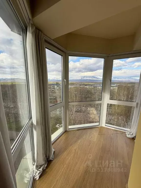 4-к кв. Камчатский край, Елизово ул. Ленина, 47Б (167.0 м) - Фото 0