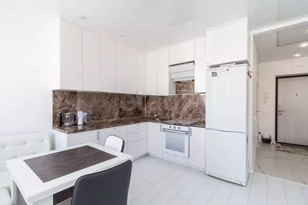 Студия Тюменская область, Тюмень ул. Газовиков, 34 (30.0 м) - Фото 1