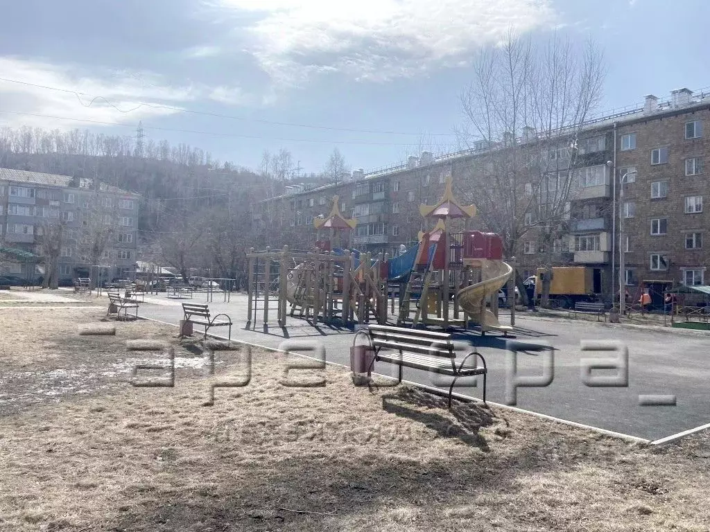 2-к кв. Красноярский край, Красноярск Парашютная ул., 78 (48.7 м) - Фото 1
