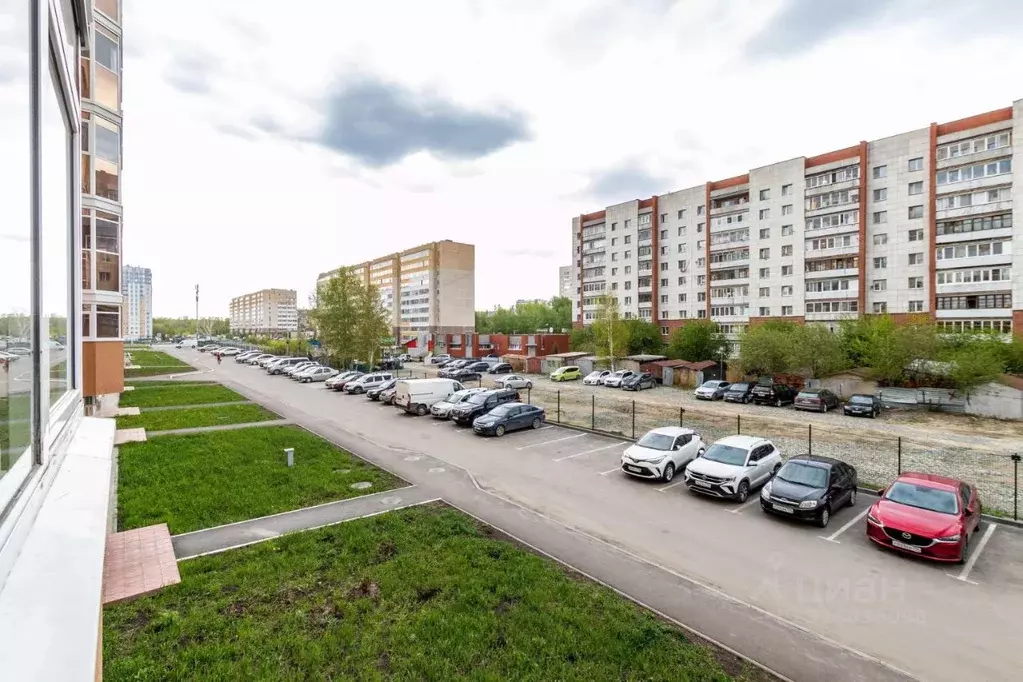 3-к кв. Свердловская область, Екатеринбург ул. Спутников, 16 (60.0 м) - Фото 0