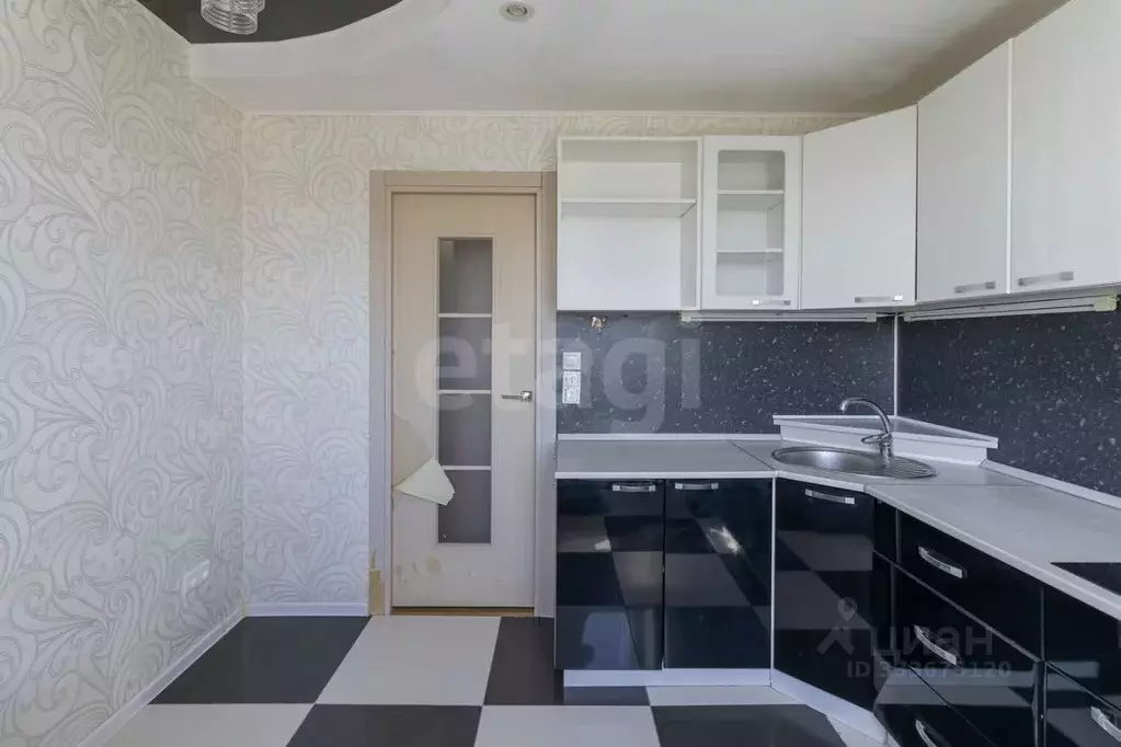 2-к кв. Тюменская область, Тюмень ул. Свердлова, 12 (50.5 м) - Фото 1