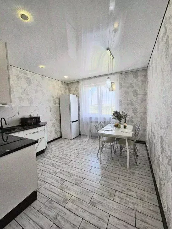 3-к кв. Иркутская область, Иркутск ул. Багратиона, 8/2 (94.9 м) - Фото 1