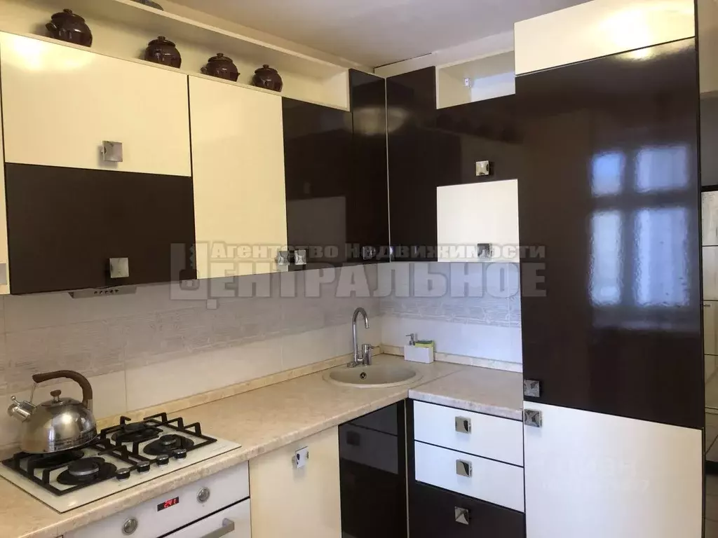 3-к кв. Смоленская область, Смоленск ул. Академика Петрова, 14 (60.0 ... - Фото 1