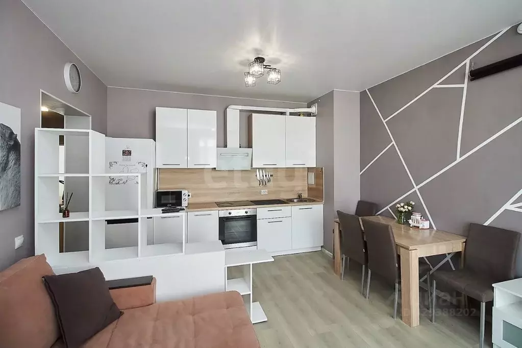 2-к кв. Тюменская область, Тюмень ул. Владимира Бахарева, 1 (60.5 м) - Фото 1