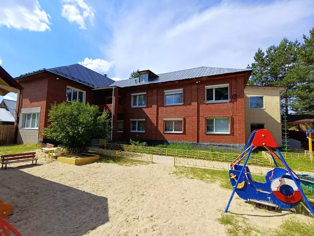 Дом в Ханты-Мансийский АО, Югорск ул. Грибоедова, 10 (775 м) - Фото 1