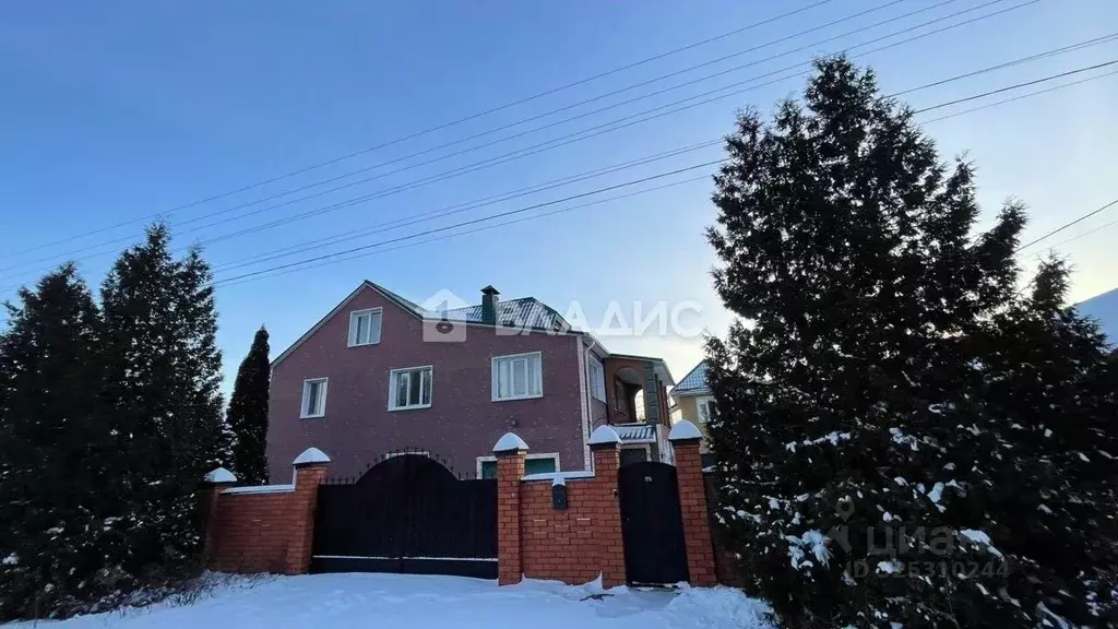 Дом в Белгородская область, Белгород Тополиная ул. (212 м) - Фото 1