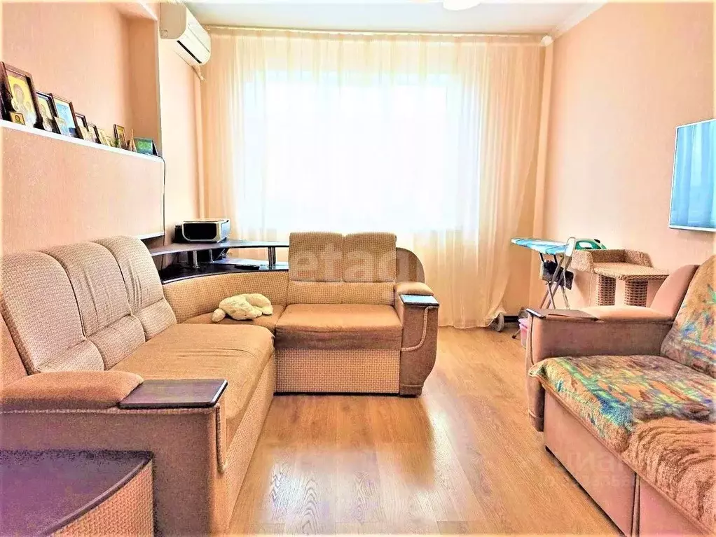2-к кв. Крым, Симферополь ул. Батурина (56.3 м) - Фото 0