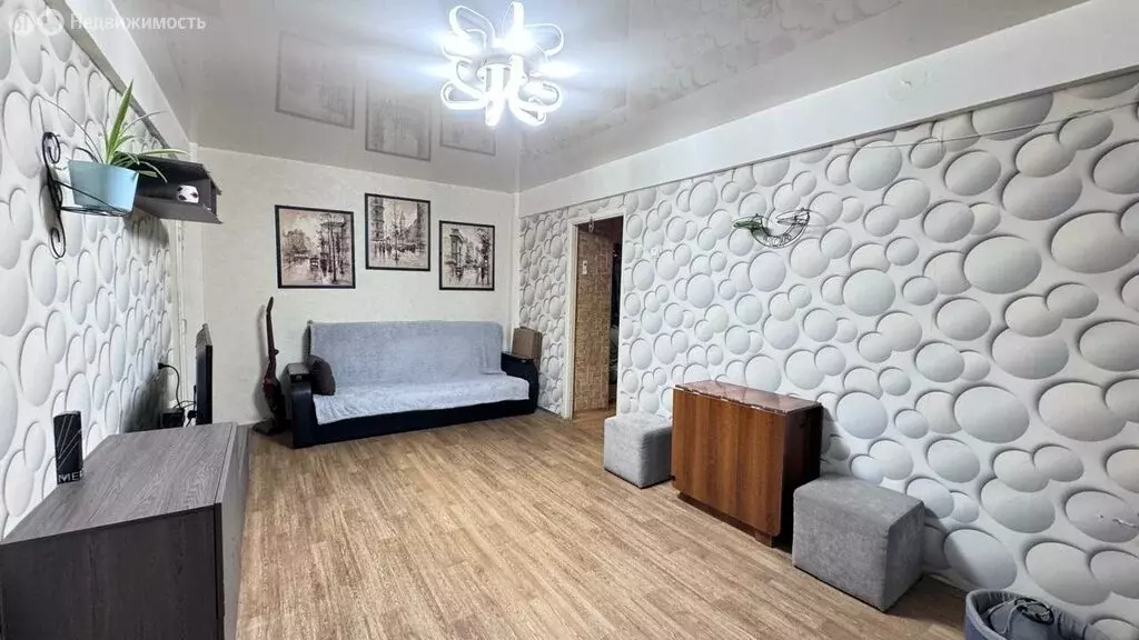 3-комнатная квартира: Иркутск, улица Баумана, 210 (55.3 м) - Фото 1