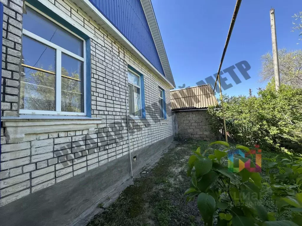 Дом в Калмыкия, Элиста ул. Чернышевского (104 м) - Фото 1