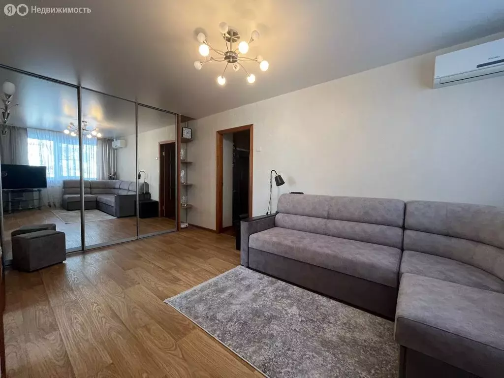 4-комнатная квартира: Волгоград, микрорайон Жилгородок, ... - Фото 2