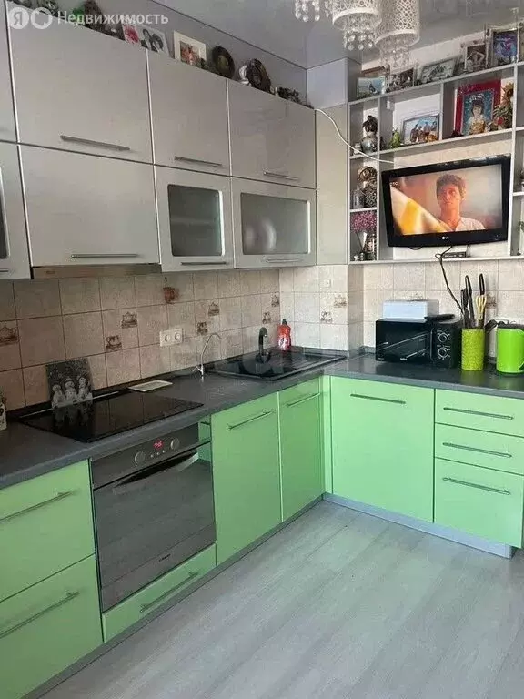 3-комнатная квартира: Сыктывкар, Октябрьский проспект, 214 (66.6 м) - Фото 1