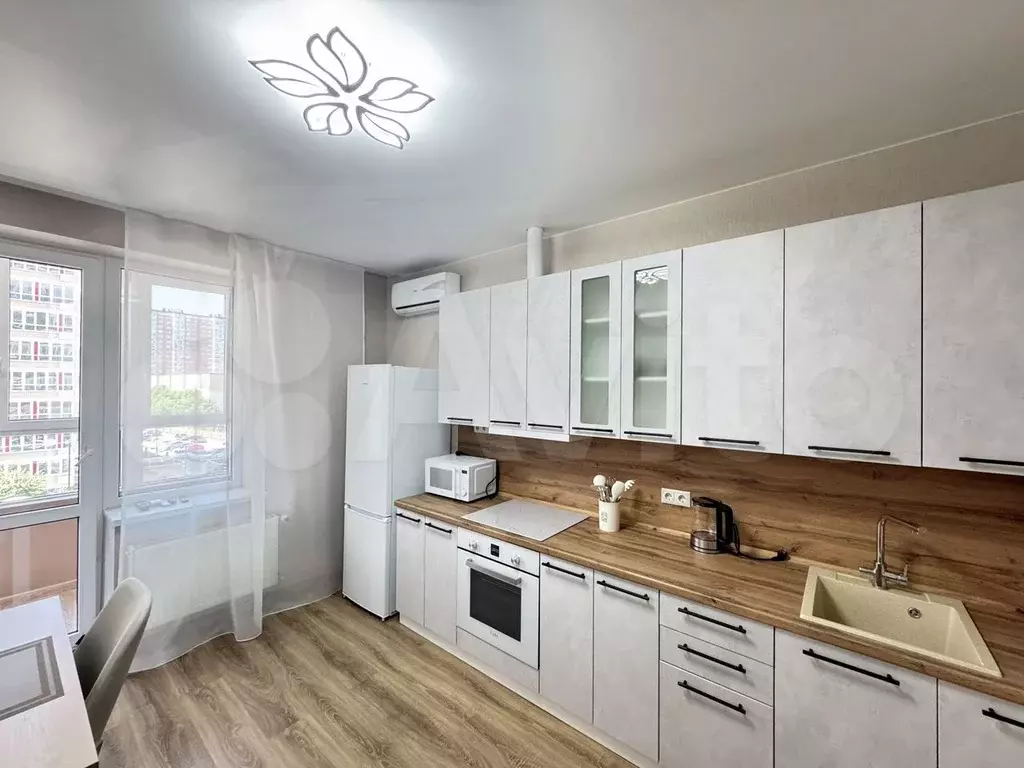 1-к. квартира, 37 м, 4/24 эт. - Фото 0