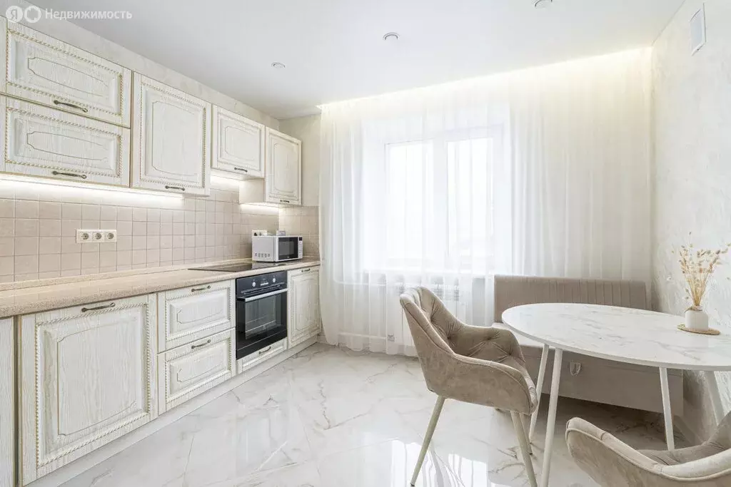 3-комнатная квартира: Казань, проспект Ямашева, 92 (62.6 м) - Фото 0