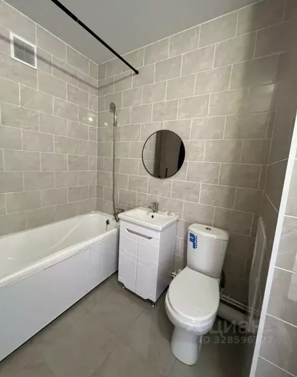 Студия Тюменская область, Тюмень ул. Героев Космоса, 9 (34.9 м) - Фото 1