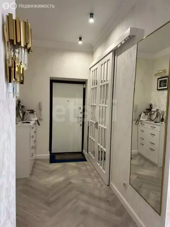 3-комнатная квартира: Якутск, Губинский округ, улица Ларионова, 8 ... - Фото 1