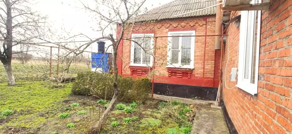 Дом в Адыгея, Адыгейск городской округ, Псекупс хут. ул. Мира, 19 (42 ... - Фото 2