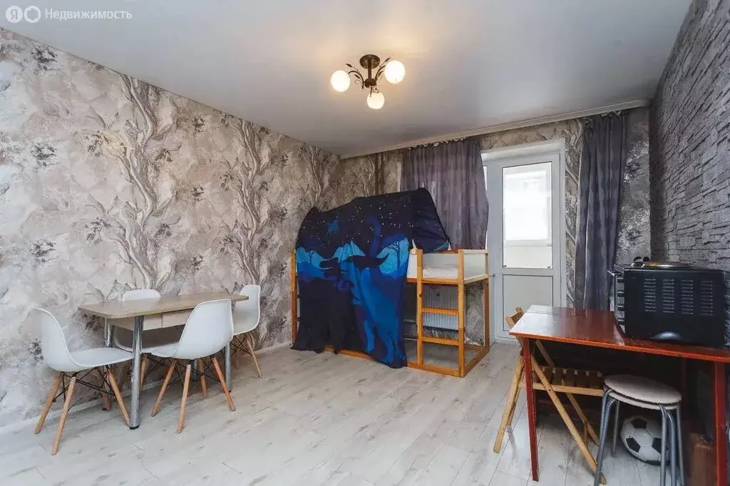 3-комнатная квартира: Уфа, Пекинская улица, 25 (56.8 м) - Фото 2