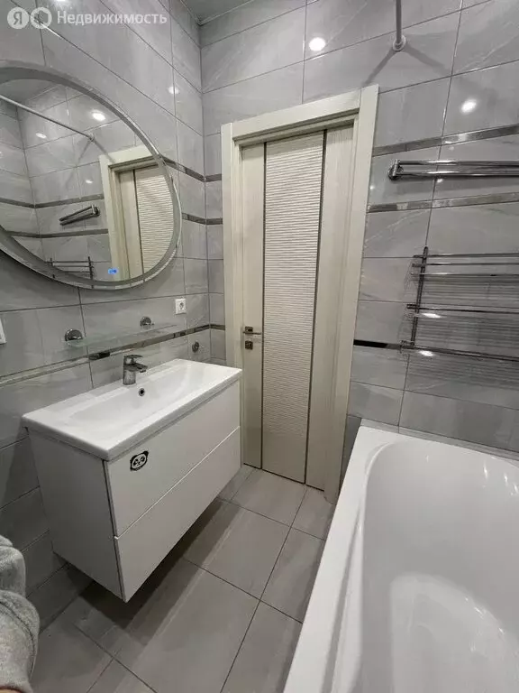 3-комнатная квартира: Казань, Комсомольская улица, 1 (102.3 м) - Фото 0