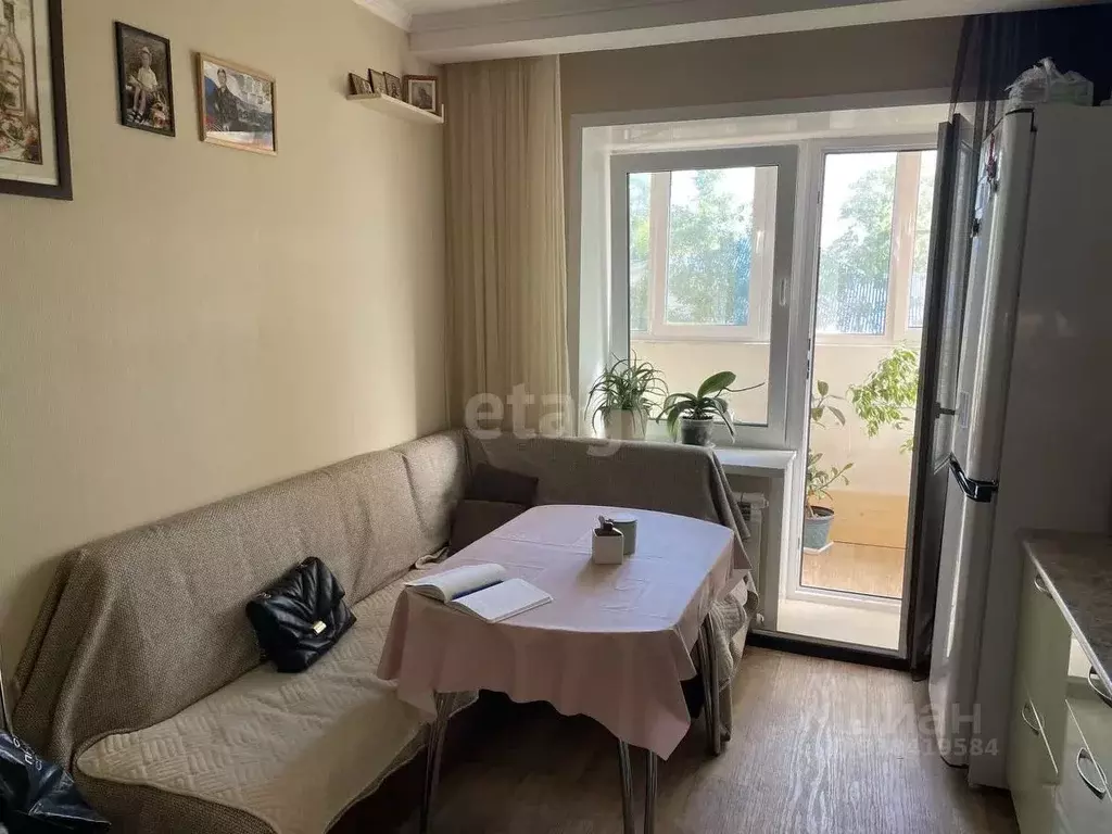 2-к кв. Ульяновская область, Ульяновск Автозаводская ул., 47 (63.4 м) - Фото 0