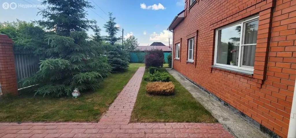 Дом в Копейск, улица Строммашина (215 м) - Фото 1